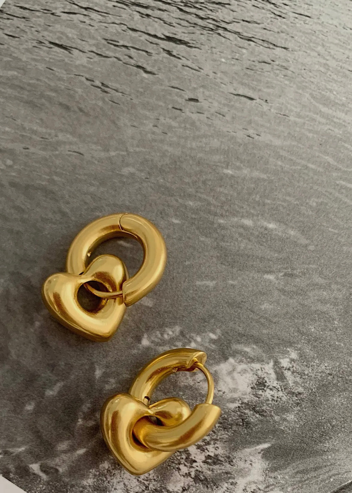 Dabria 18K Gold Heart Hoop Earring