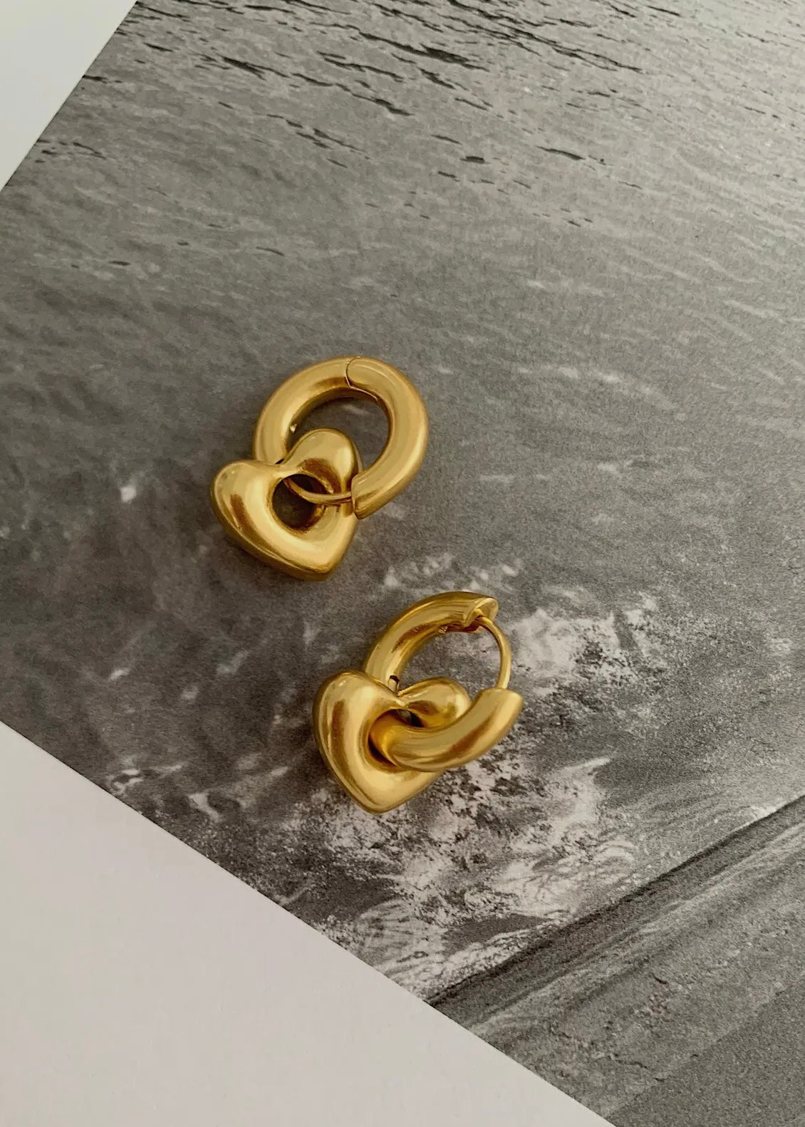 Dabria 18K Gold Heart Hoop Earring