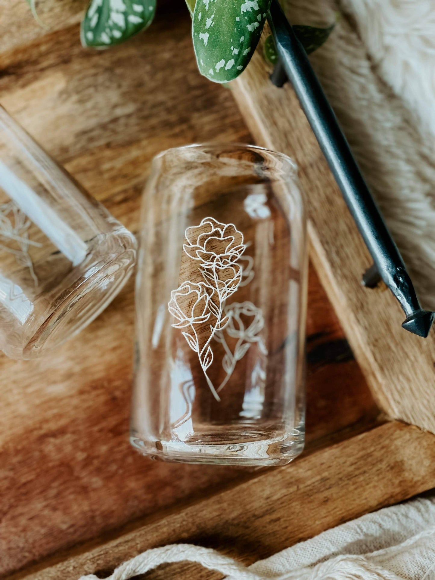 Double Flower Glass Can